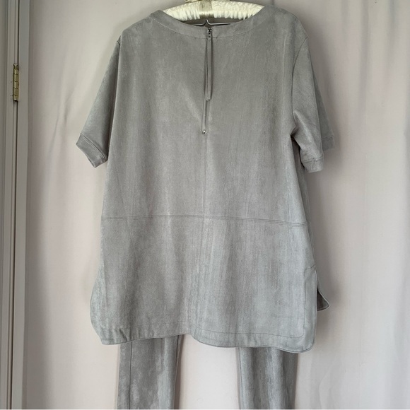 Halston 2pc Legging Set - Picture 3 of 13